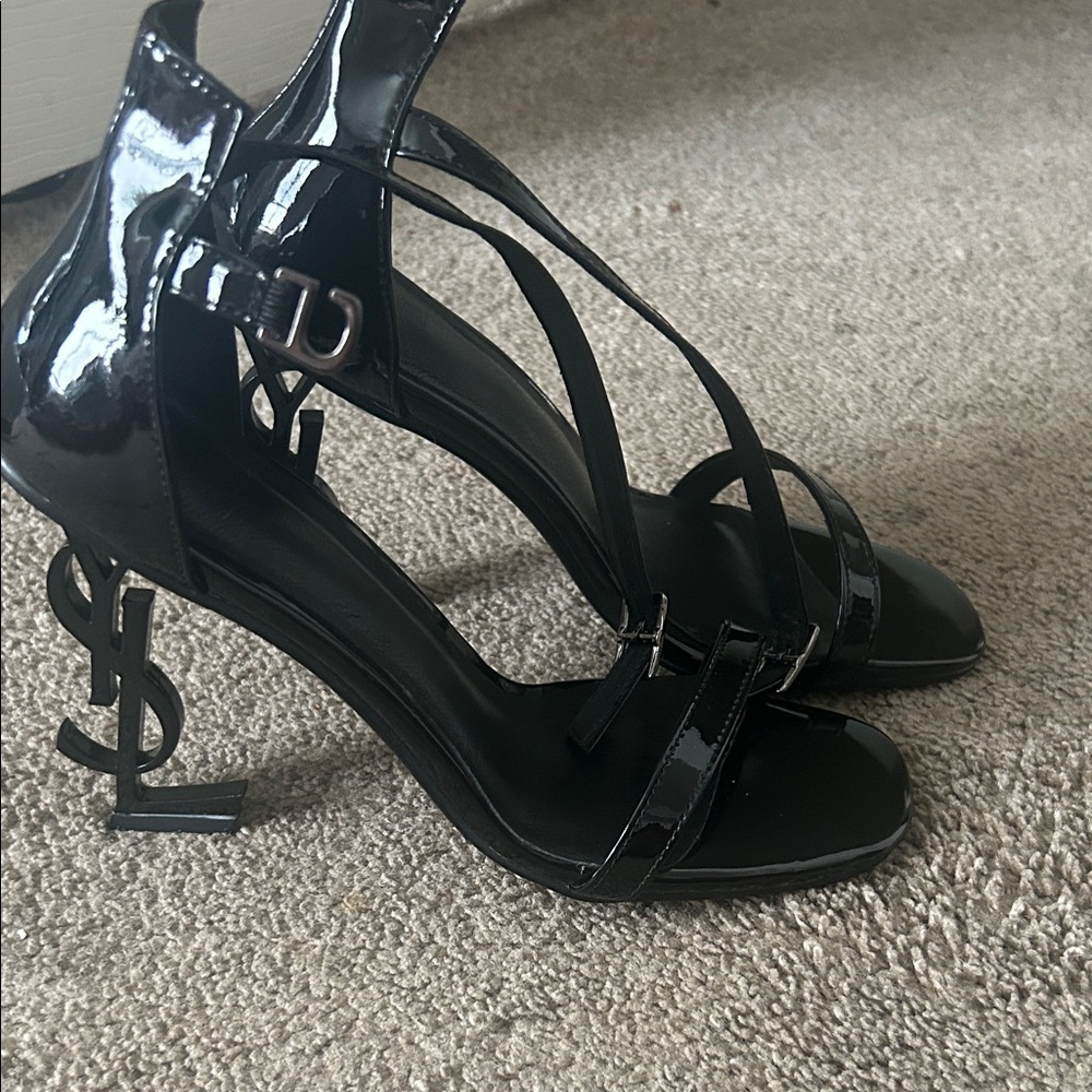 Yves Saint Laurent Black Patent Leather Heels